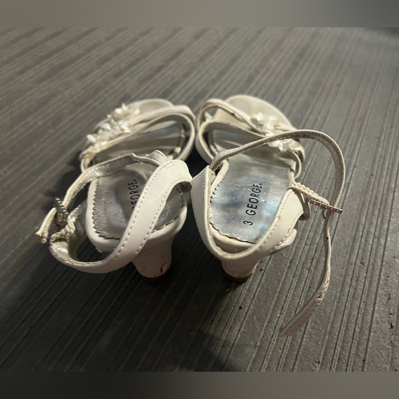 George Women's White Sandals - Picture 3 of 4